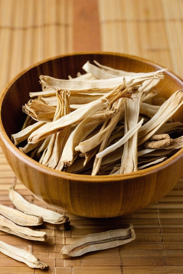 16-herbs-for-breast-health