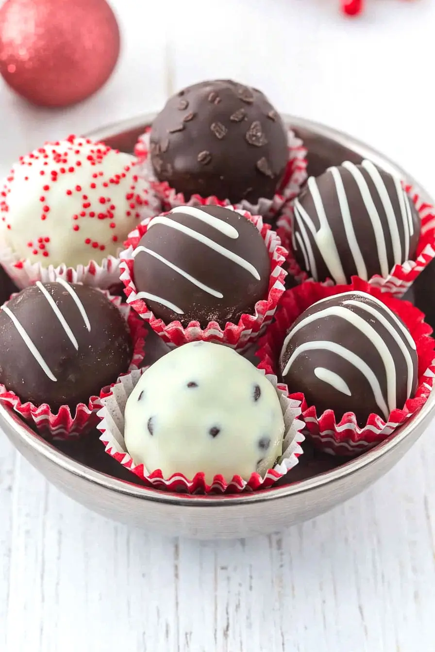 Healthy Keto Oreo Truffles