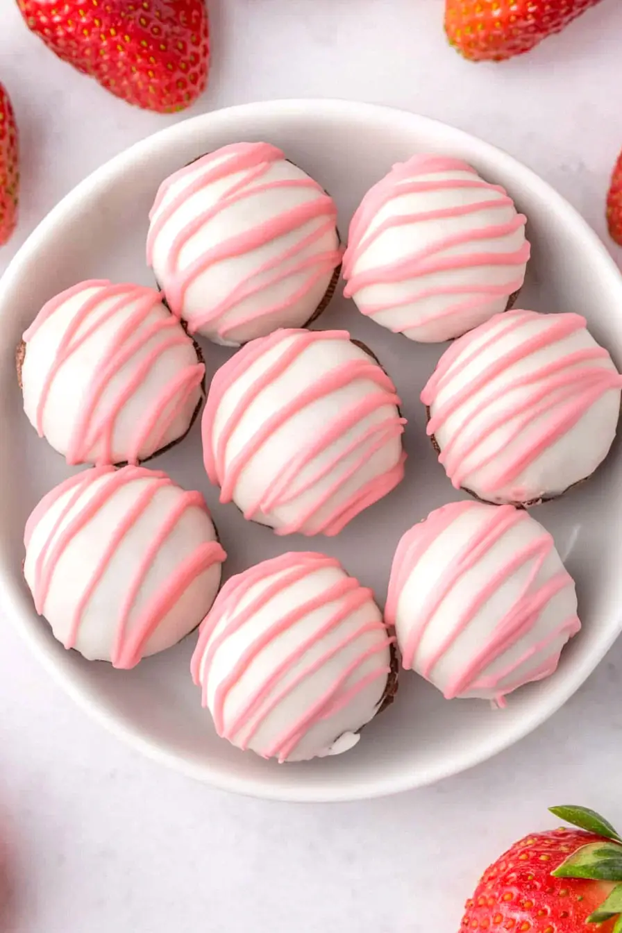 Tasty Golden Oreo Strawberry Truffles