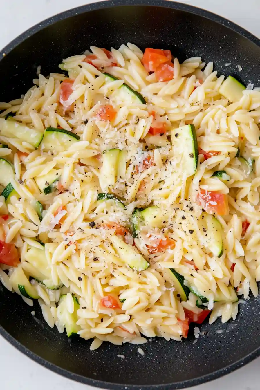 Healthy Orzo with Zucchini and Tomato