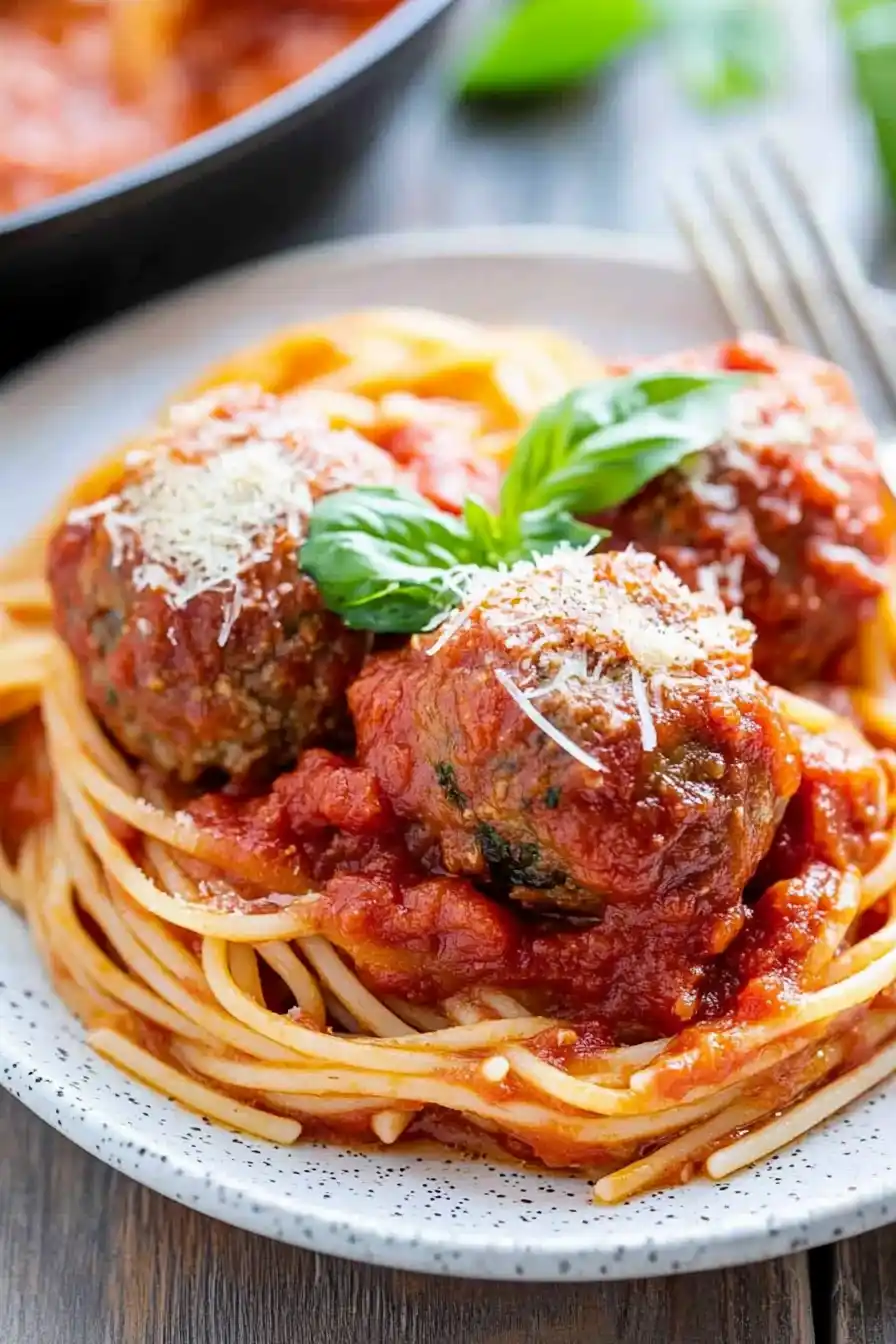 Juicy Spaghetti and Meatballs with Ricotta