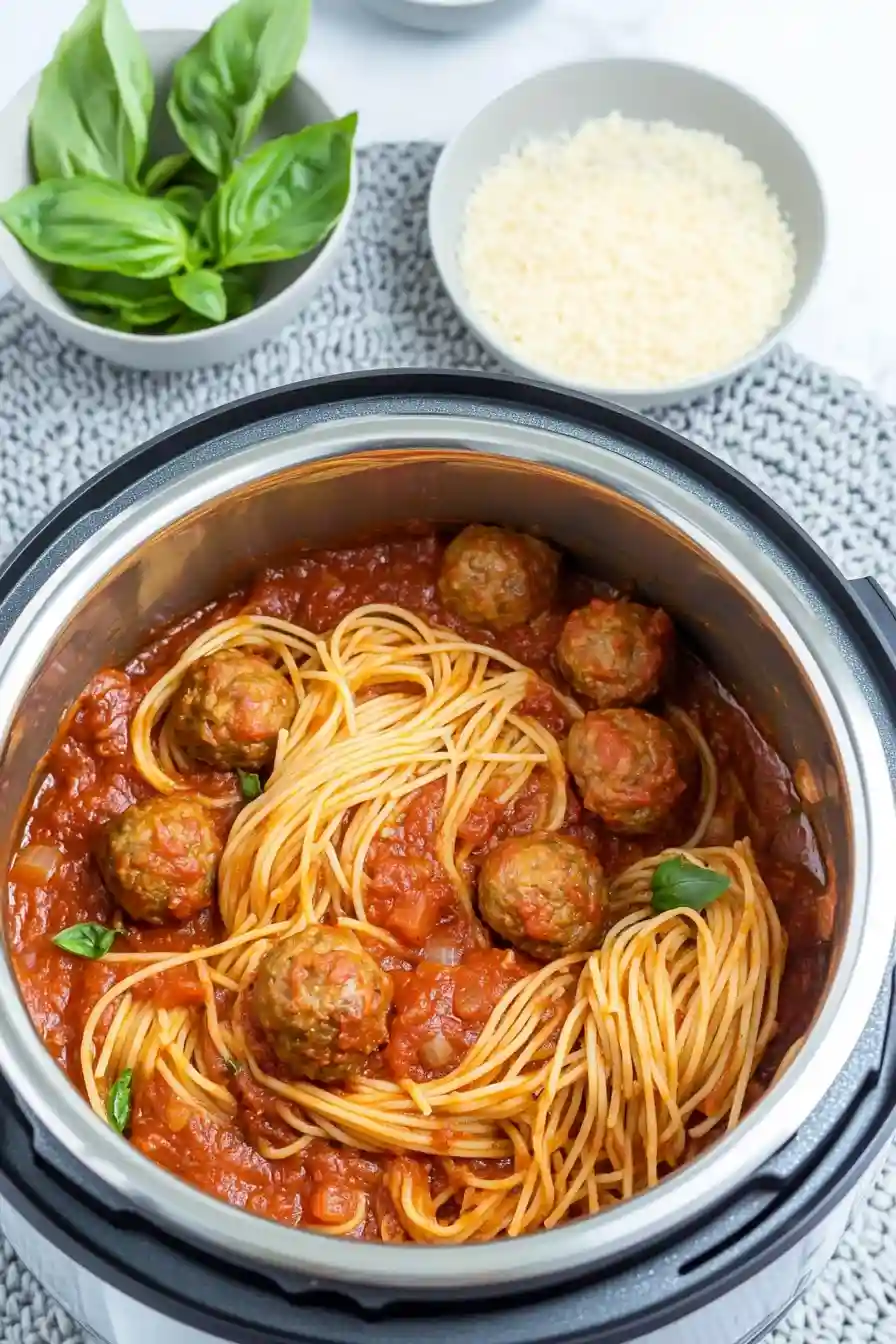 Tasty Instant Pot Spaghetti and Meatballs
