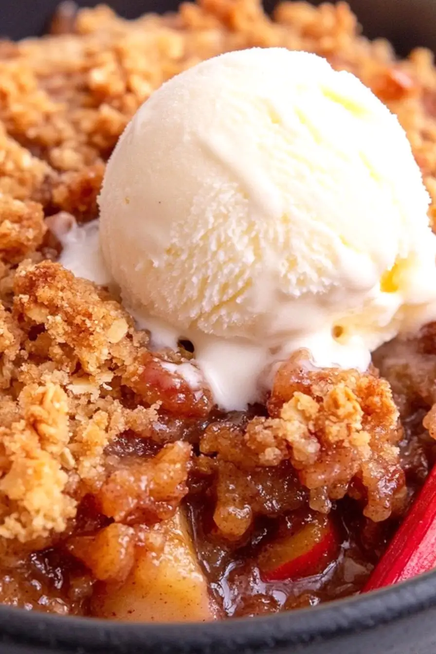 Easy Apple and Rhubarb Crumble