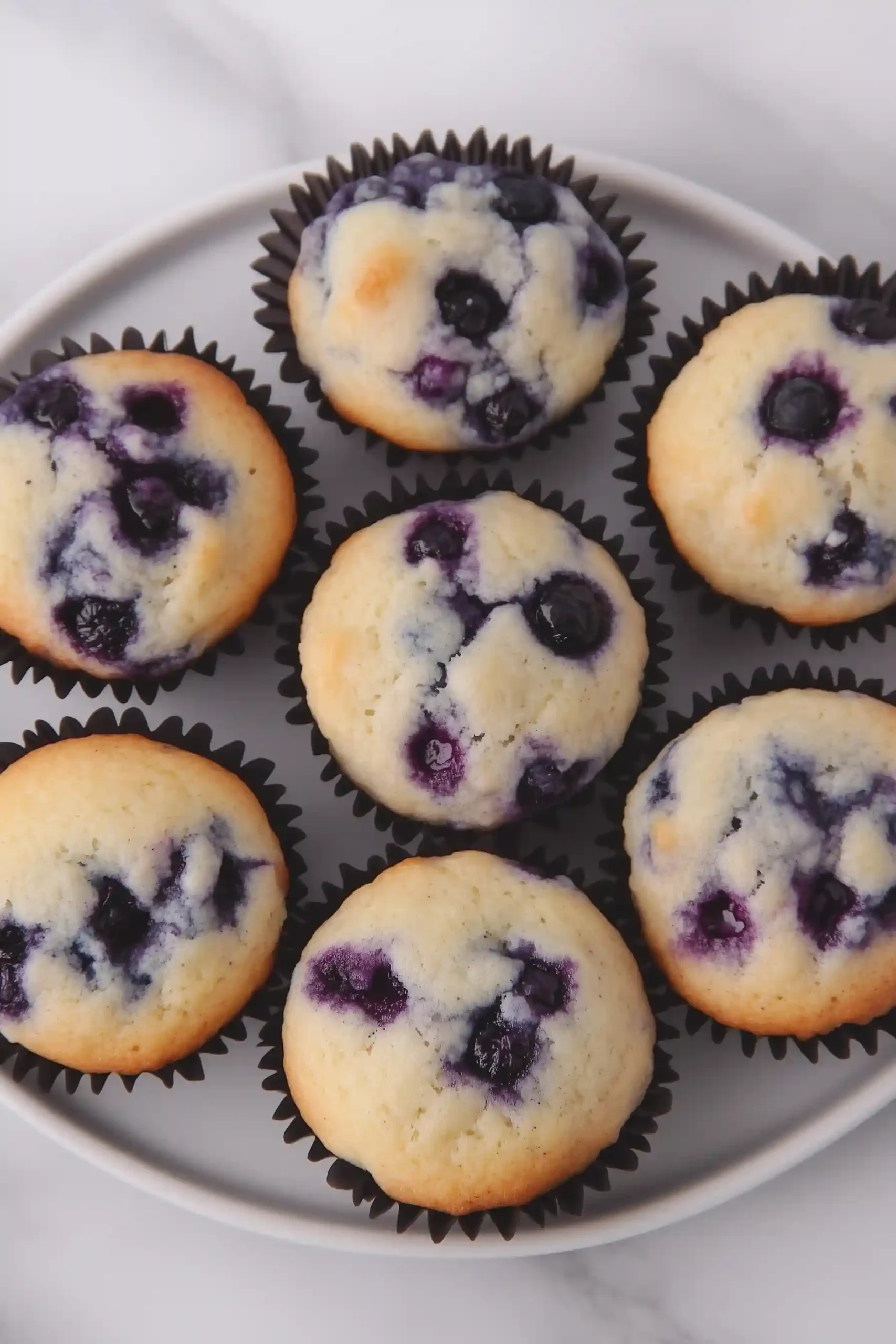Moist Blueberry Muffins with Frozen Blueberries