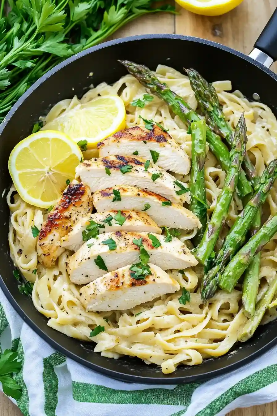 Easy Lemon Asparagus Pasta with Chicken