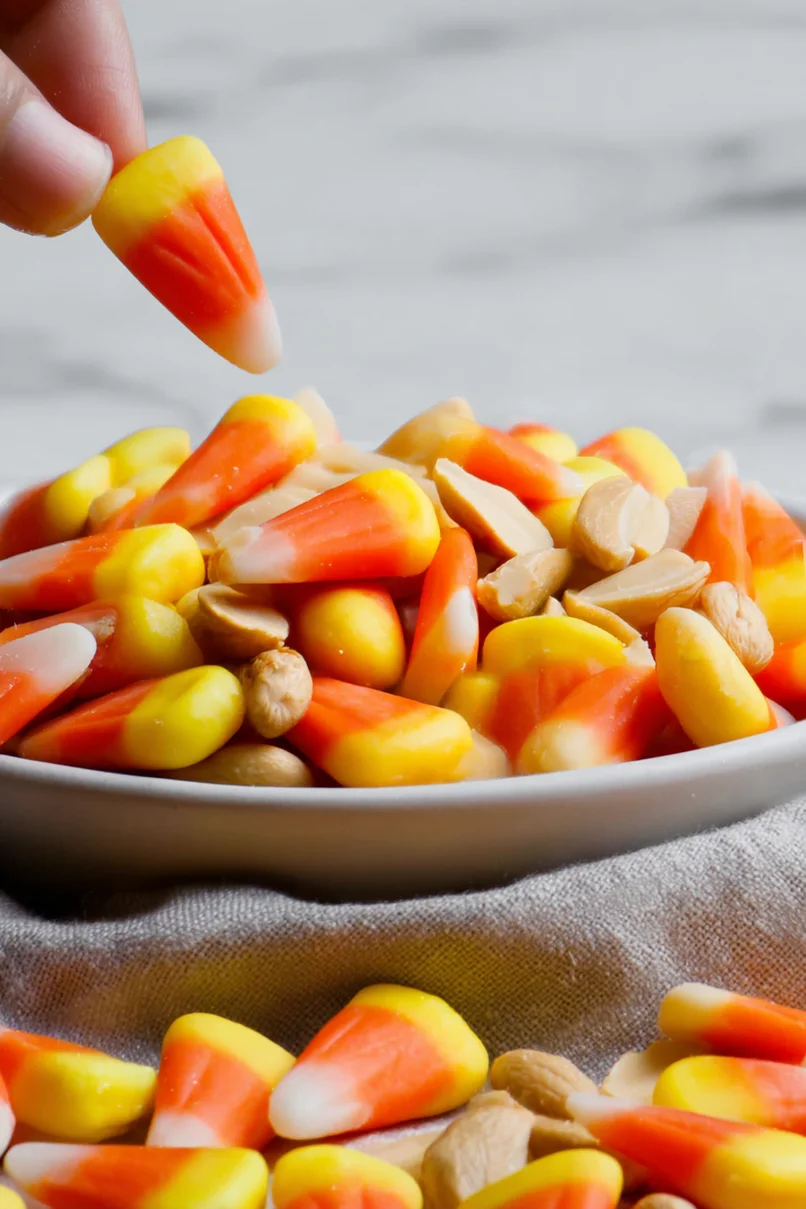 Easy Candy Corn and Peanuts Recipe